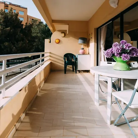 Apartmán Marina Balcony By The Sea - Checkinhome